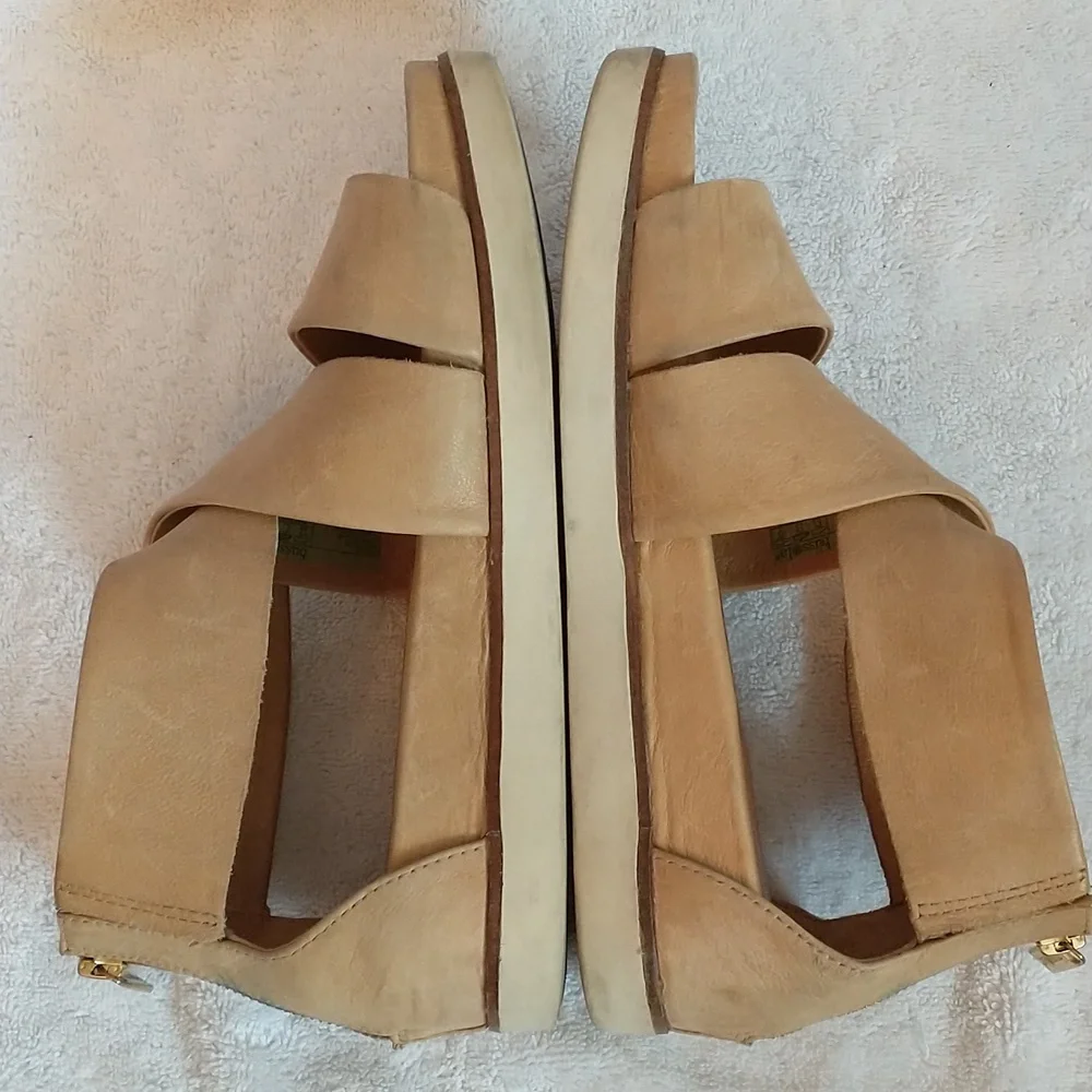 Bussola Wide Strap‎ Sandal Postdam Style, Buttery Soft Leather, Size Women's 9.5